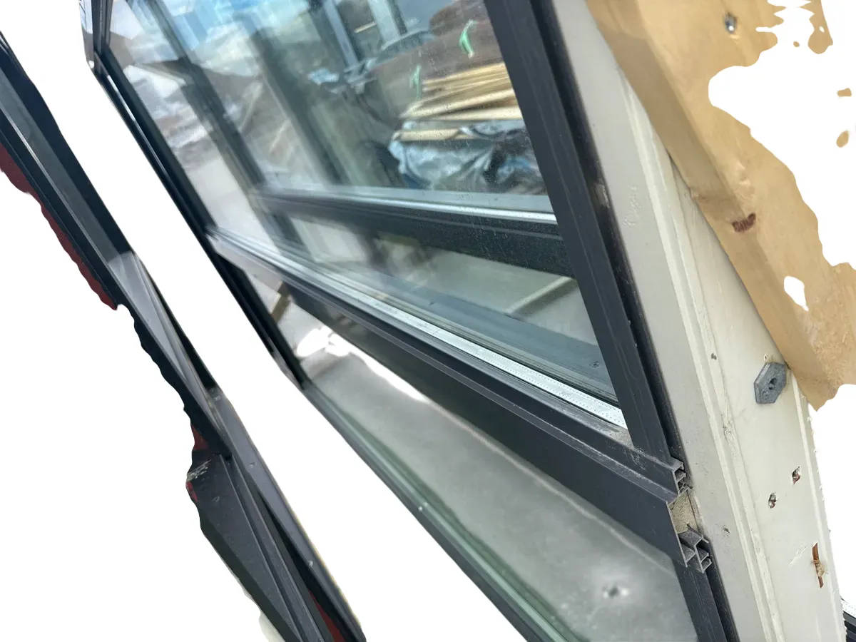 Glassfasade/vindusekjson med aluminiumsbeslag 140x250 - bilde 1