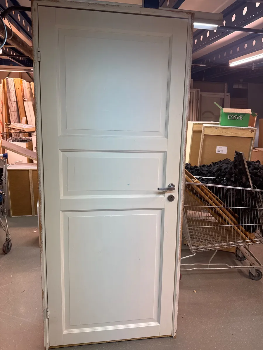 Hvitmalt Innerdør Furu 90x210 cm med karm V - bilde 1