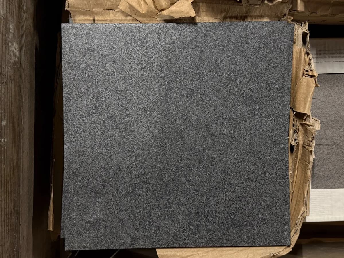 Rako Black matt 30x30 14 kvm gulv - bilde 1