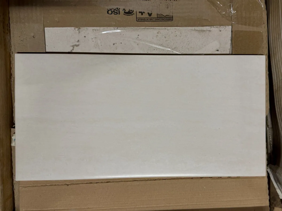 Lasio matt white 20x40 5 kvm vegg - bilde 1