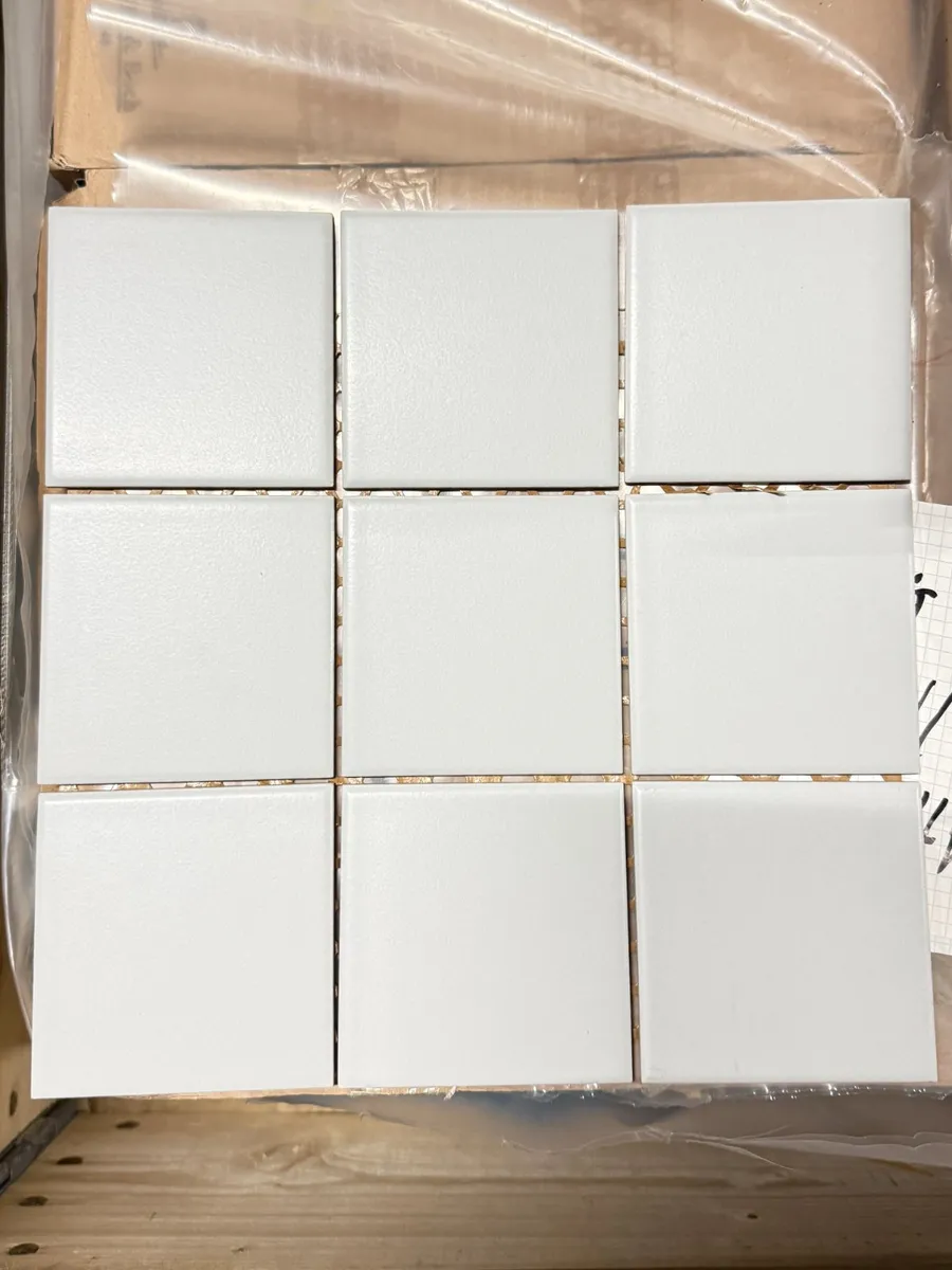 White matt 10x10 24 kvm gulv - bilde 1