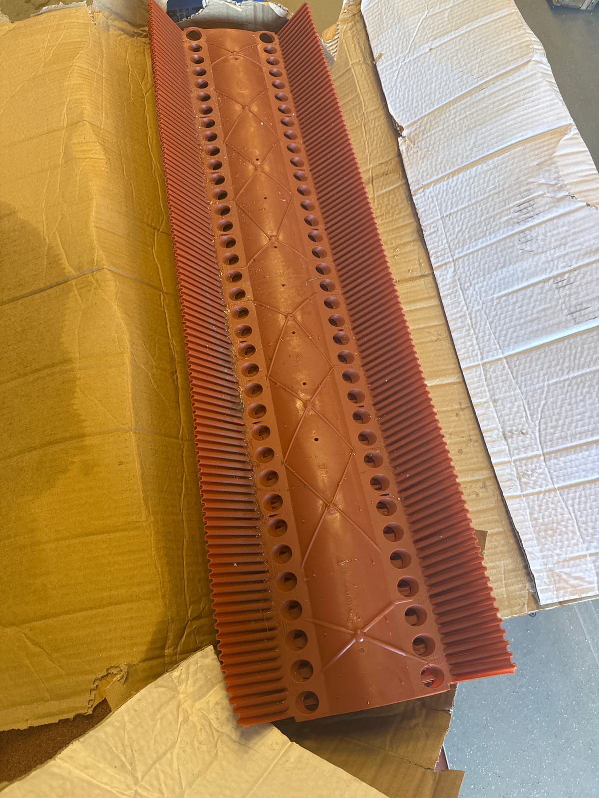 Decra Rygningventilation – Skjult styrke i toppen av taket - bilde 1